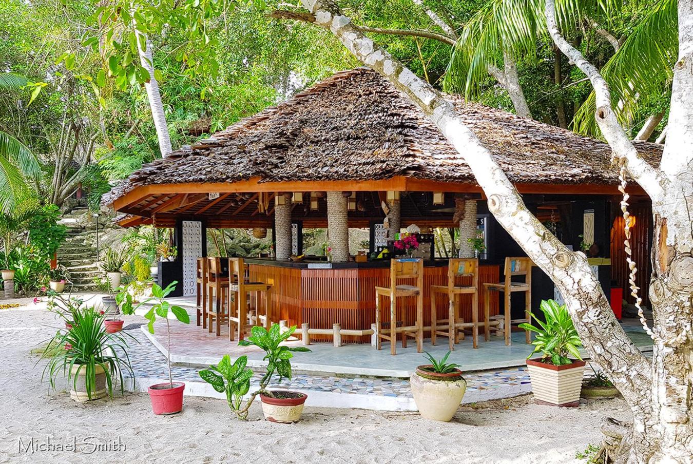Prince John Dive Resort Donggala エクステリア 写真