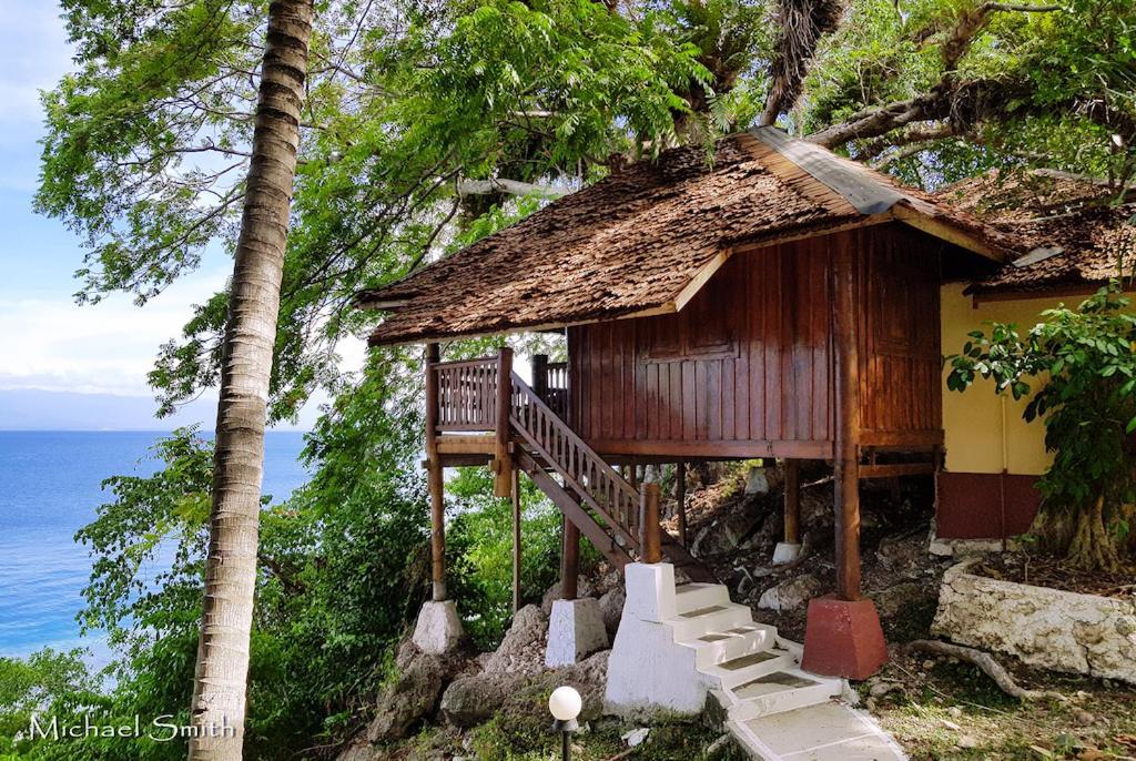 Prince John Dive Resort Donggala エクステリア 写真