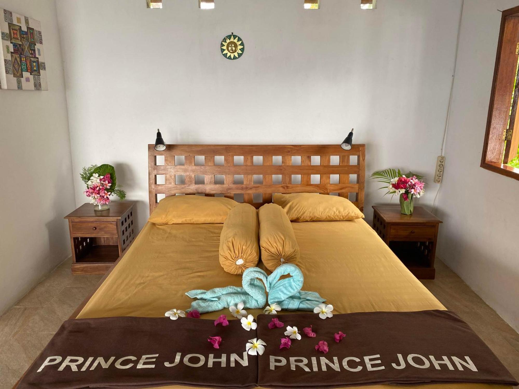 Prince John Dive Resort Donggala エクステリア 写真