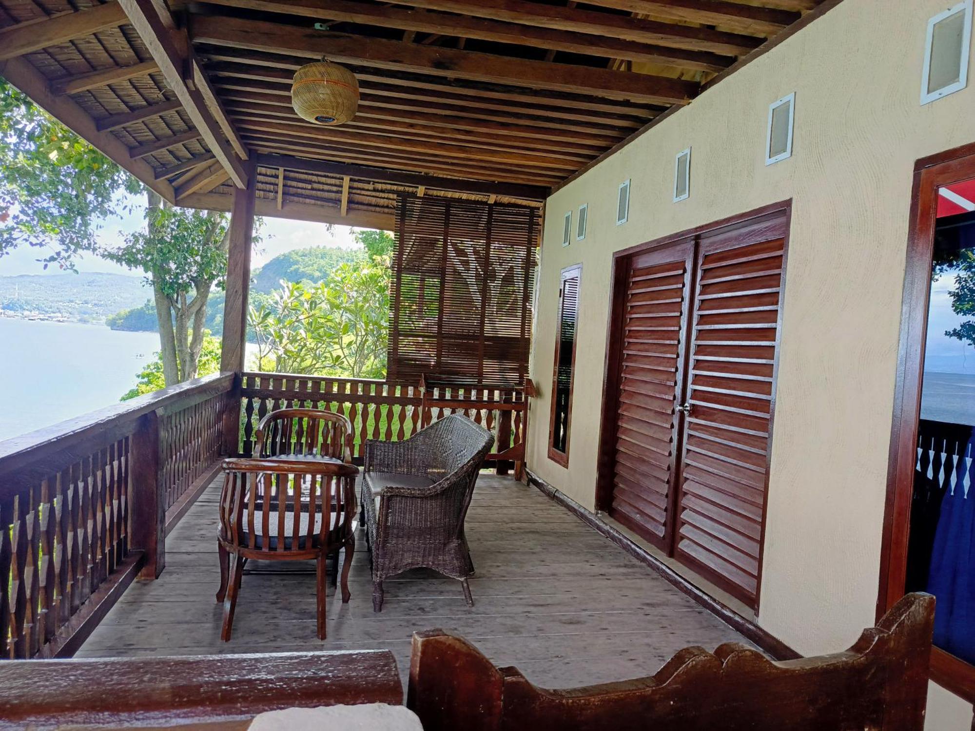 Prince John Dive Resort Donggala エクステリア 写真